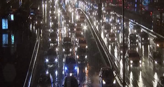 İstanbul'da beklenen kar yağışı başladı