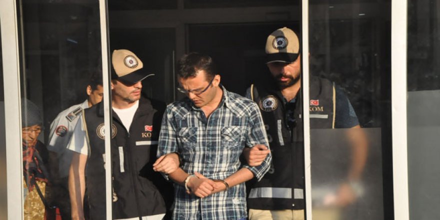 İzmir'de zabıt katibi ve infaz koruma memurlarına gözaltı