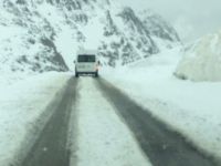 Van’ın Yüksek Kesimlerinde Kar Yağışı Trafiği Olumsuz Etkiledi