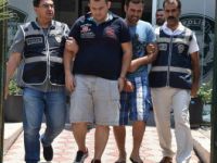Antalya'da Müşterilerin Kredi Kartlarını Kopyalayan Motosikletli Kuryeler Gözaltına Alındı