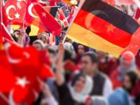 Almanya'daki Türkler Alman Hükümetine Tepkili