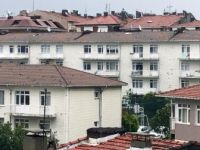 Üsküdar’da Etkili Olan Dolu Yağışı Binaları Deldi