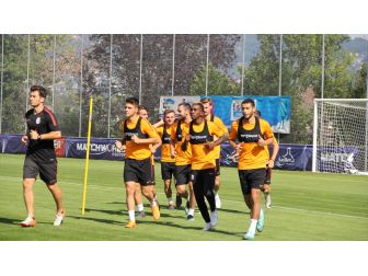 Galatasaray, 3 Hazırlık Maçı Oynayacak