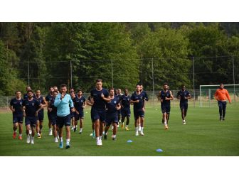 Medipol Başakşehir, Stuttgart Ve Leverkusen'le Karşılaşacak