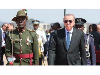 Cumhurbaşkanı Erdoğan Zambiya’da Resmi Törenle Karşılandı