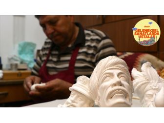 'Beyaz Altın' Lüle Taşını Hayal Gücüyle Şekillendiriyorlar