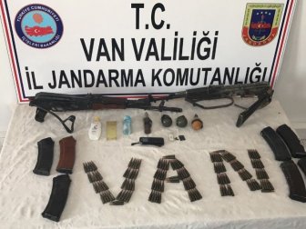 Van, Gülpınar'da Jandarma, Saldırı Hazırlığındaki 2 Teröristi Etkisiz Hale Getirdi