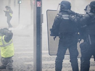 Fransa İçişleri Bakanı Castaner'den Sarı Yeleklilere Tepki: Yeter Artık