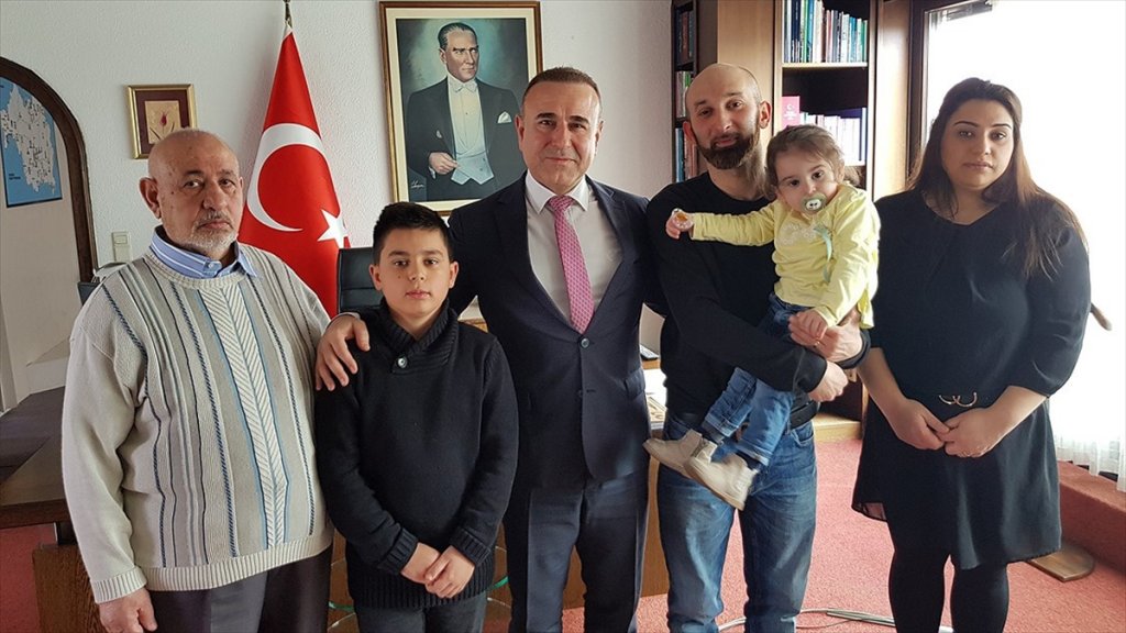 Almanya'da 9 Yaşındaki Kenan 'Kahraman' Oldu