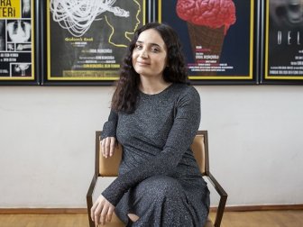 Oyuncu Fadik Sevin Atasoy Yönetmen Koltuğuna Oturacak