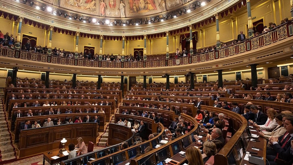 İspanya'da Yeni Yasama Dönemi Polemiklerle Açıldı