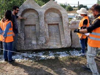 Romalılar Çekilen Acıları Şiirlerle Mezar Taşlarına Kazımış