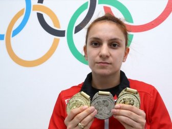 Şaziye Erdoğan: 'Beni En Çok Zorlayan Şey Oğlumdan Ayrı Olmak'