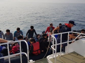 İzmir'de 173 Düzensiz Göçmen Yakalandı