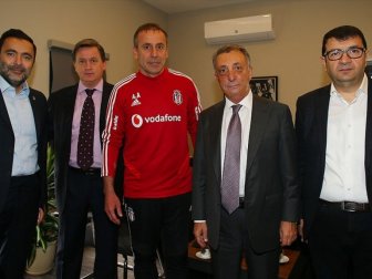 Beşiktaş Kulübü Başkanı Çebi: 'Abdullah Avcı'yla Bu Yola Devam Edeceğiz'