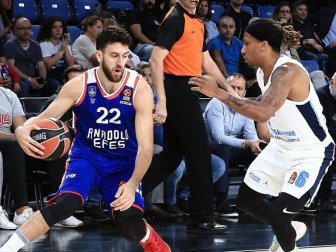 Anadolu Efes 6. Galibiyetini Aldı
