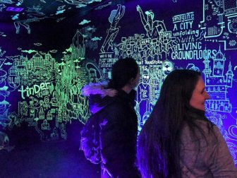 İsveç'te Türk Sanatçılardan 'Performatif Çizim' Gösterisi