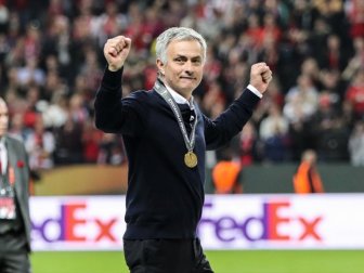 Portekizli Teknik Direktör Mourinho Yeşil Sahalara Tottenham İle Dönüyor