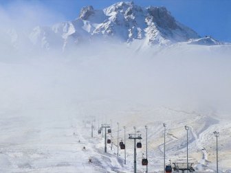 Erciyes Kayak Merkezi'nde Kar Kalınlığı 20 Santimetreye Ulaştı