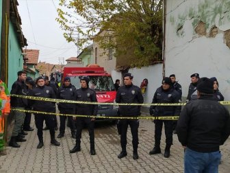 Konya'da Kerpiç Bir Evde Göçük Meydana Geldi: 2'si Çocuk 3 Kişi Hayatını Kaybetti