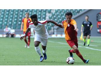 Galatasaray'da Atalay Babacan'ın Sözleşmesi Uzatıldı