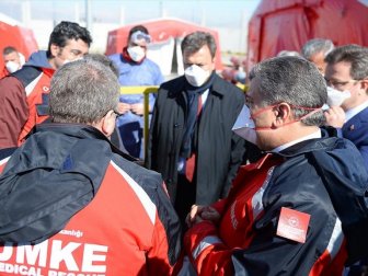 Sağlık Bakanı Koca Dilucu Sınır Kapısı'nı Ziyaret Etti