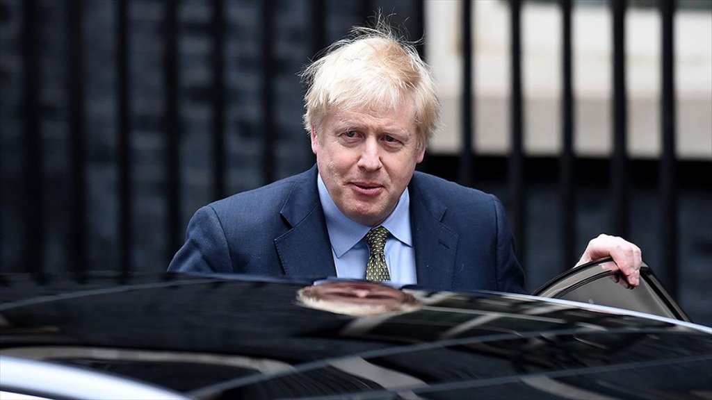 İngiltere Basını Başbakan Johnson'a bayrak açtı! Tepkiler büyüyor