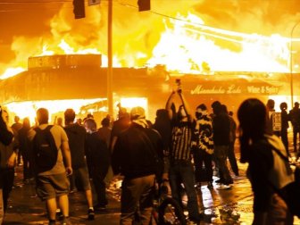 Minneapolis'te Başlayan Protestolar Ülke Genelinde Kaosa Dönüştü