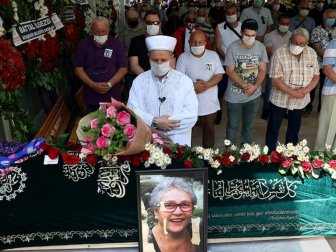 Oyuncu Ayşegül Atik Son Yolculuğuna Uğurlandı