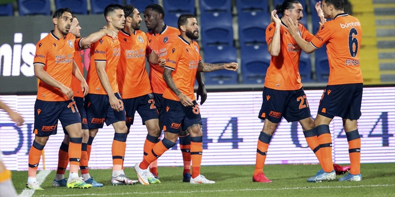 Lider Medipol Başakşehir, Fraport TAV Antalyaspor'a Konuk Olacak
