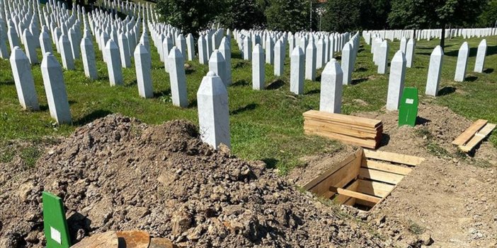 AB: 'Srebrenitsa Soykırımı Açık Yaramız Olmaya Devam Ediyor'
