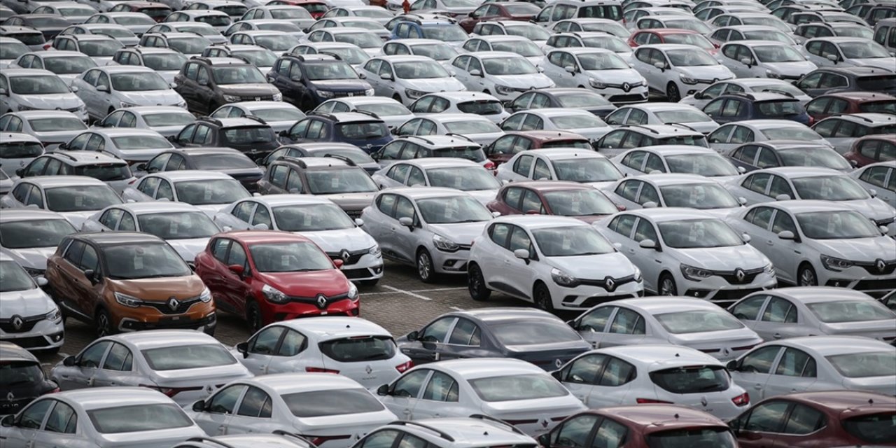 Yılın İlk Yarısında Otomobilde Renault, Ticaride Ford Tercih Edildi