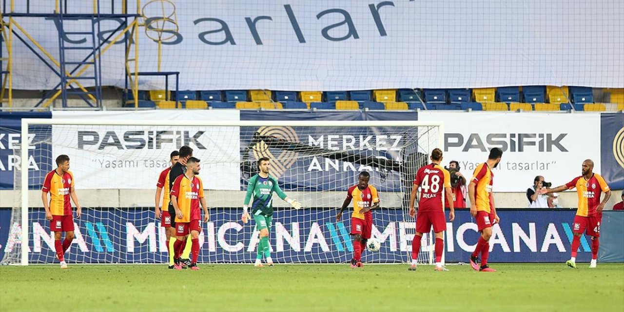 Galatasaray 32. Haftada Üst Üste 3. Yenilgisini Aldı