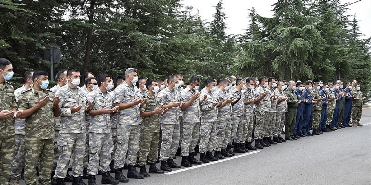 Ortak Tatbikatta Yer Alan Türk ve Azerbaycan Askerleri Bayramlaştı