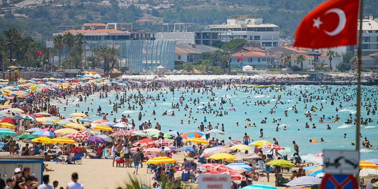 Turizm Cenneti Çeşme'de Bayram Bereketi Yaşanıyor