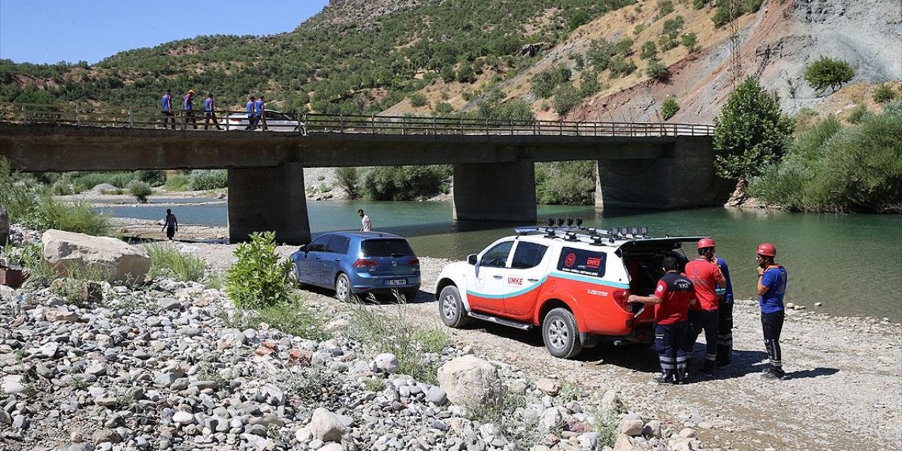 Dicle'de Kaybolan 4 Yaşındaki Miraç'ın Bulunması İçin Çalışmalar Devam Ediyor