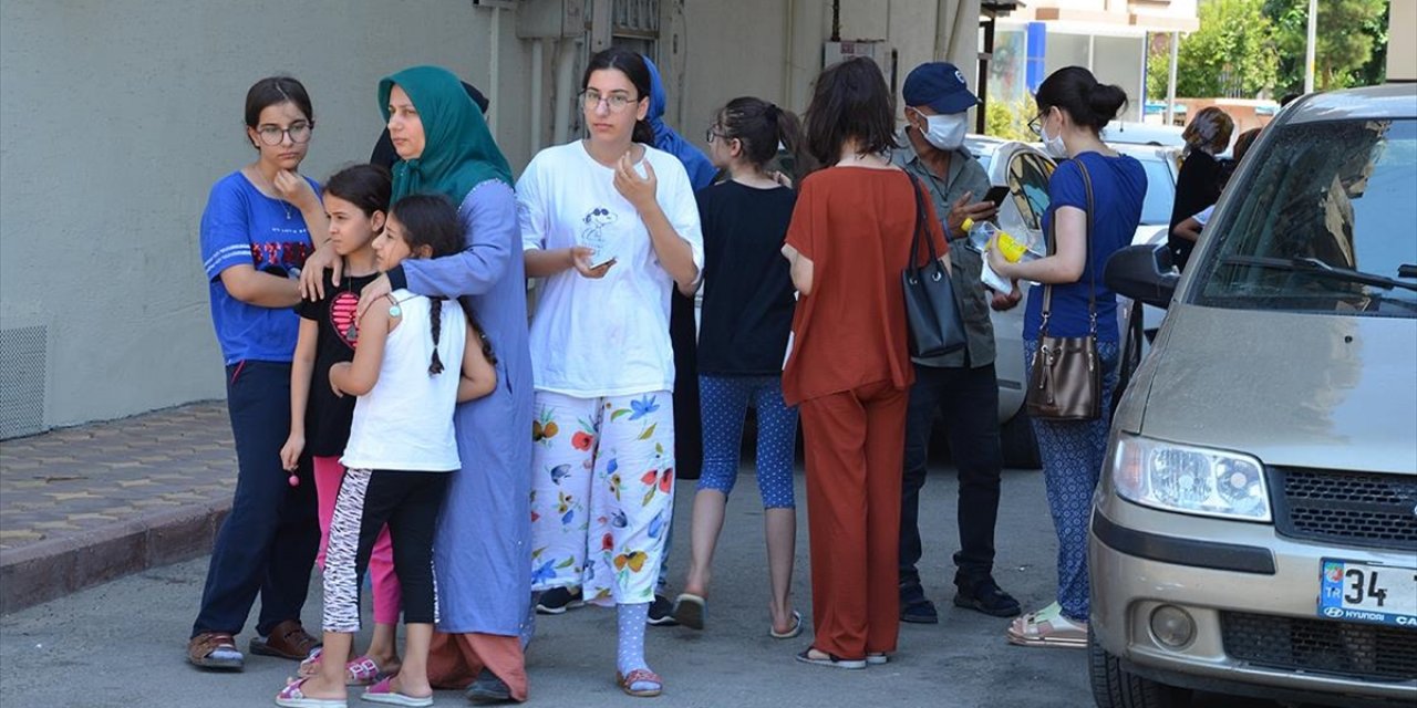 Malatya'da Korkutan Deprem! Halk Sokaklara Döküldü