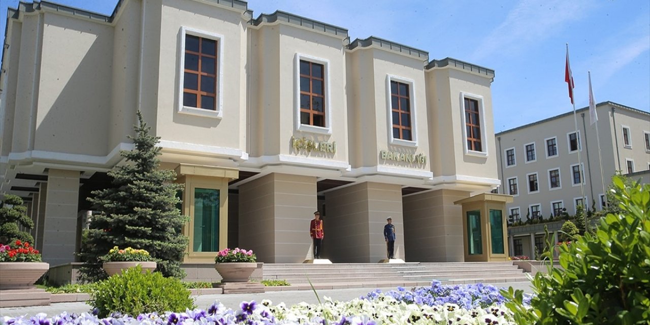 Bakanlıktan 81 İli ilgilendiren pandemi genelgesi resmen duyuruldu
