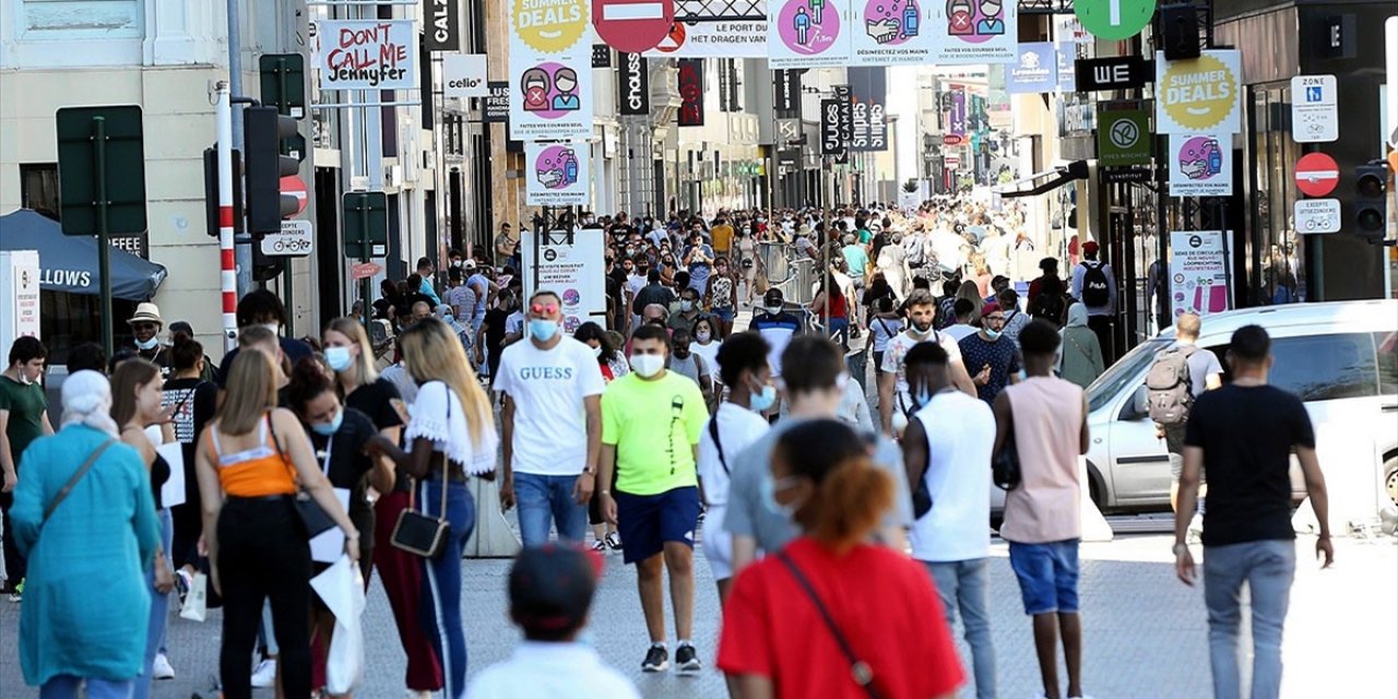 AB Ülkelerinde Maske Yasağına Uymamanın Cezası 6 Bin Avroya Kadar Çıkıyor