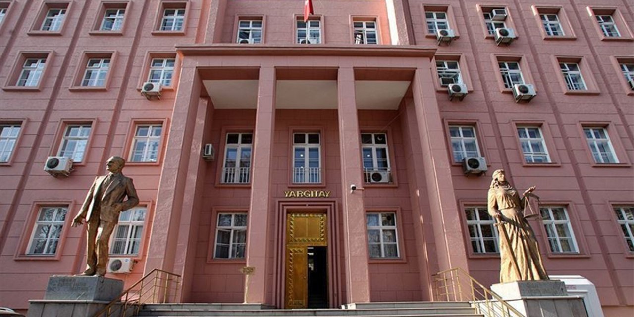 Yargıtay, Müşteriye Tacizde Bulunan Garsonun İşten Çıkarılmasını 'Haklı Fesih' Saydı