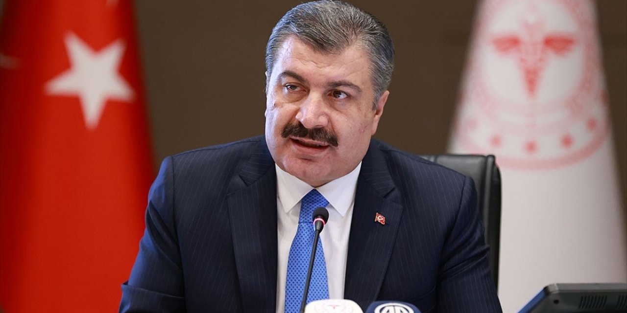 Bakan Koca Kovid-19'a Yakalanan Hekimin Mesajını Paylaştı: 'Bir Seviyeden Sonra Ölüm Korkusu Başlıyor'