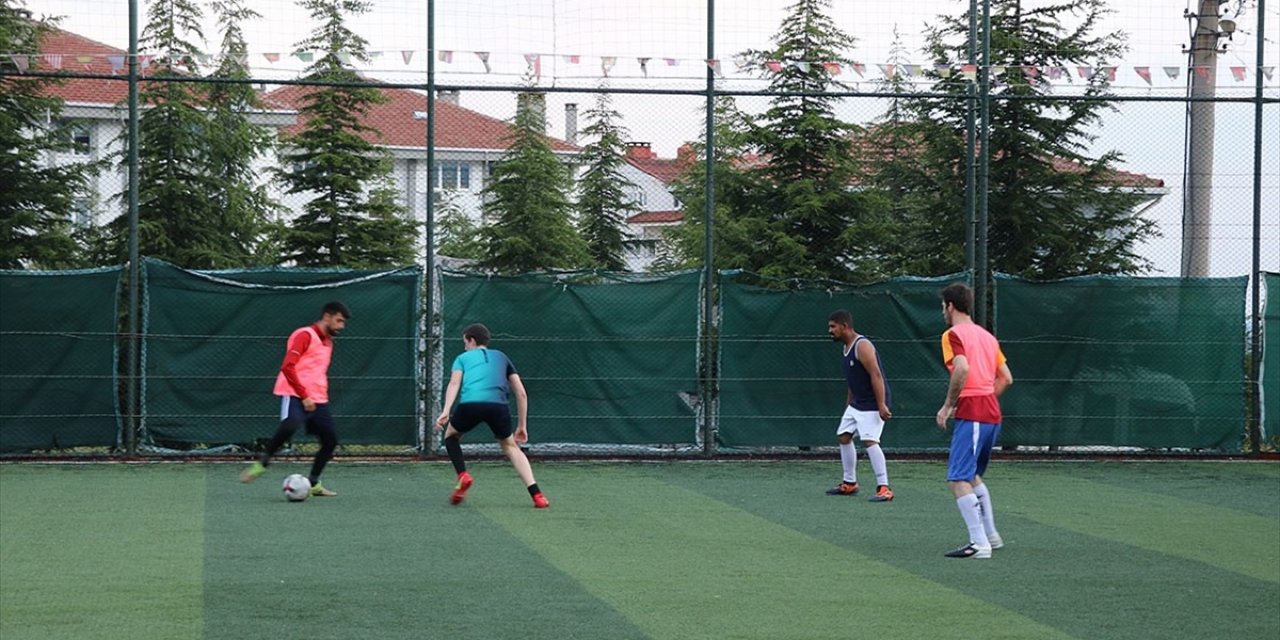 Türkiye Genelinde Halı Sahalar 145 Gün Sonra Yeniden Açıldı