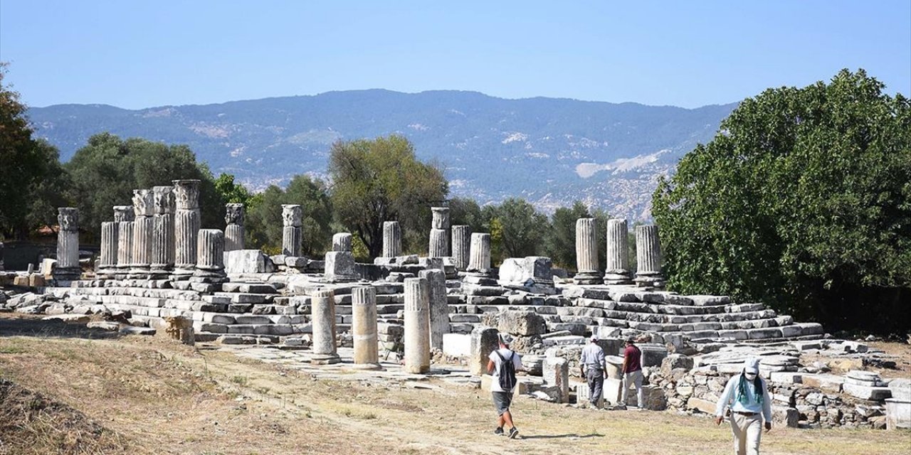3 Bin Yıllık Lagina Hekate Kutsal Alanı'ndaki Yapılar Ayağa Kaldırılıyor