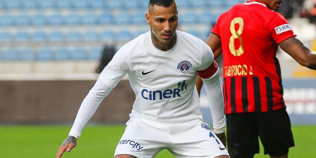 Ricardo Quaresma, Vitoria'ya Transfer Oldu