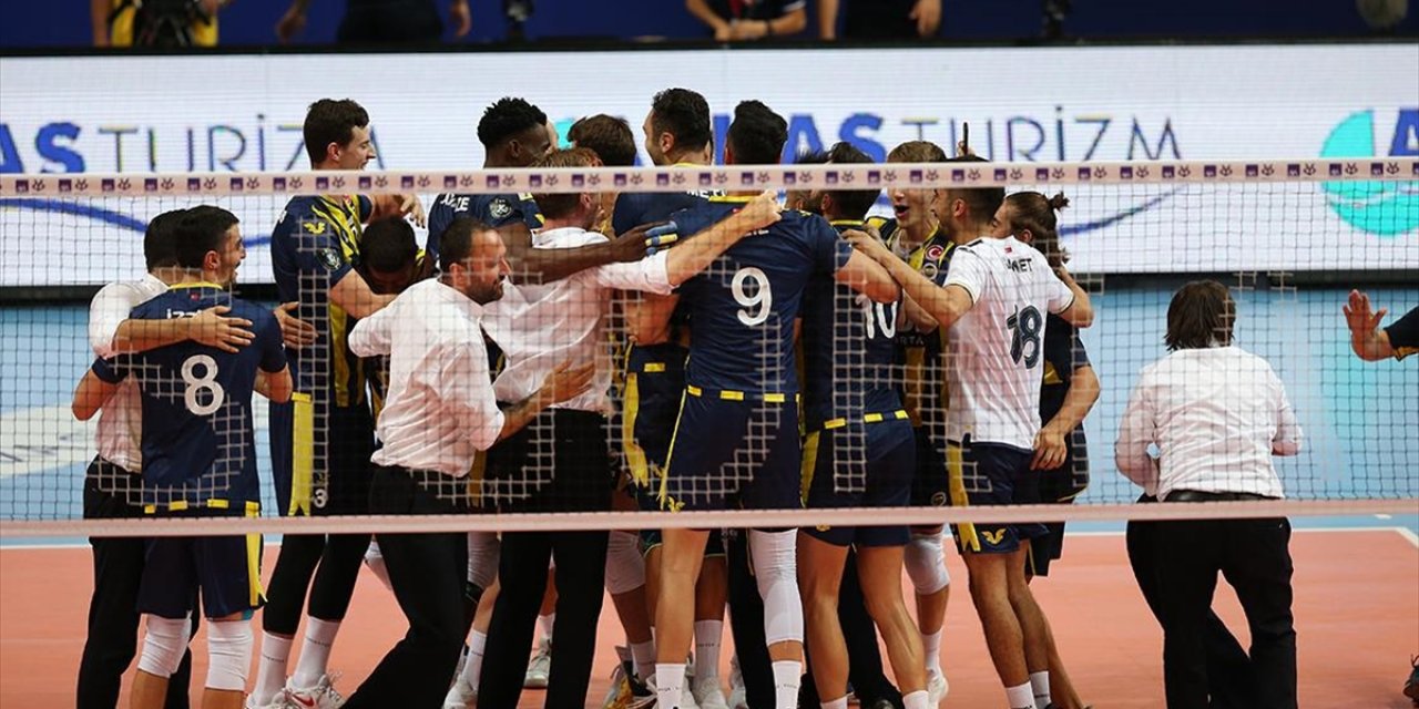 Fenerbahçe HDI Sigorta, AXA Sigorta Erkekler Şampiyonlar Kupası'nı Müzeye Kaldırdı