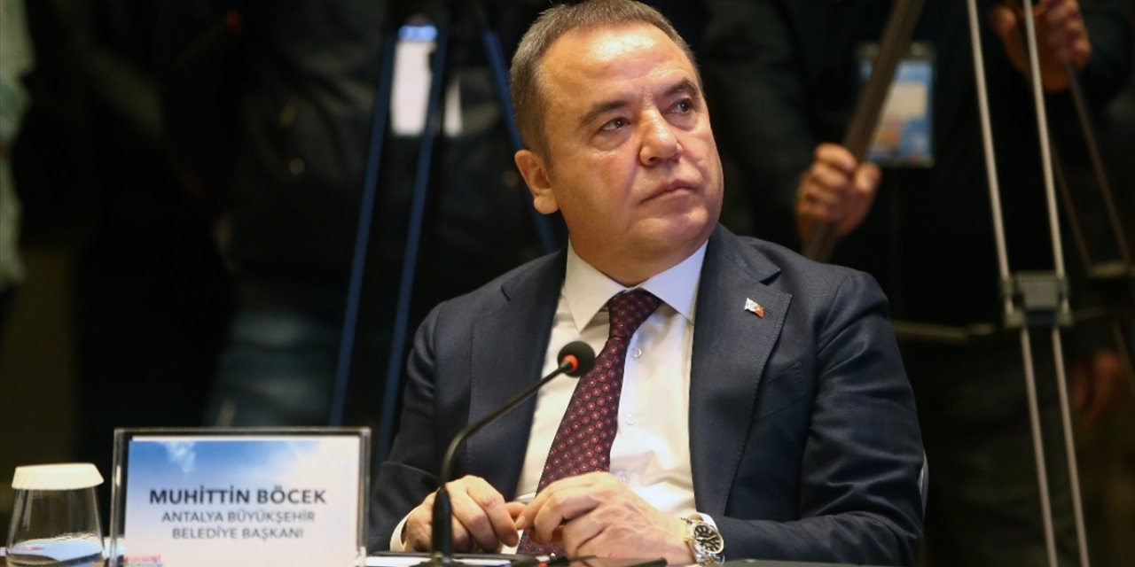 Kovid-19 Tedavisi Devam Eden Muhittin Böcek'in Son Kontrol PCR Testi Negatif Çıktı
