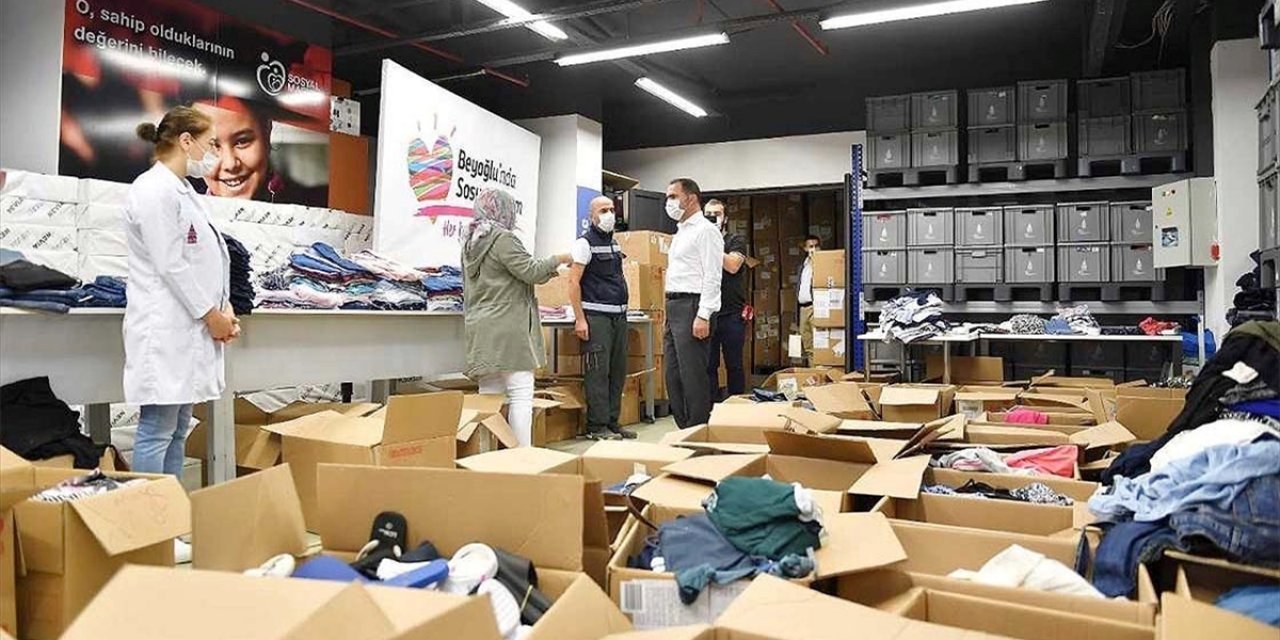 'Sosyal Market' Ayda 20 Bin Kişiye El Uzatıyor