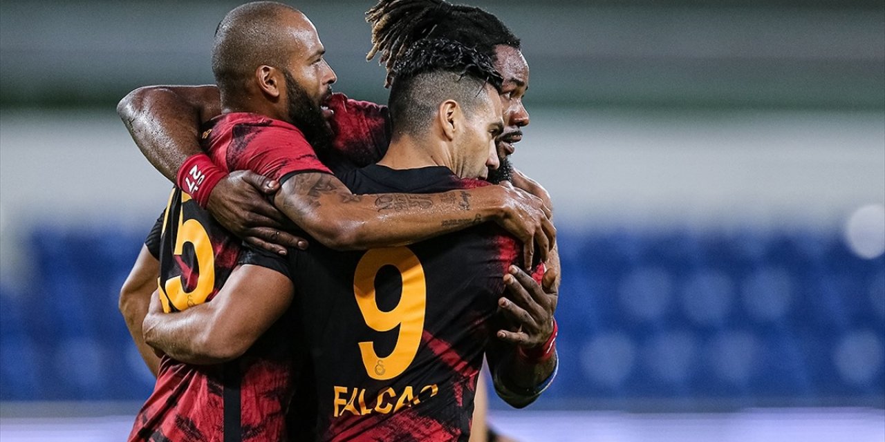 Galatasaray taraftarının yüzü gülecek Galatasaray oyuncuları Bir Rekor Daha Kırdı