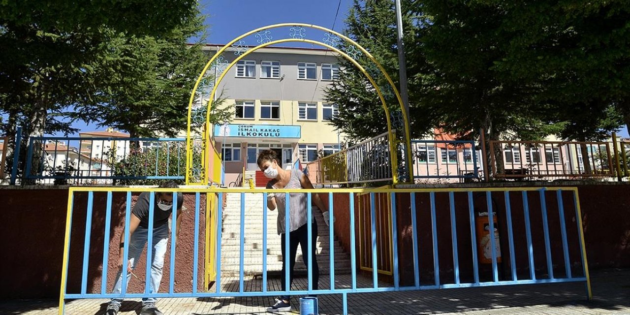 Milyonlarca Öğrenci ve veliyi ilgilendiren karar Okullar Açılıyor Süreçle ilgili Kurallar Açıklandı