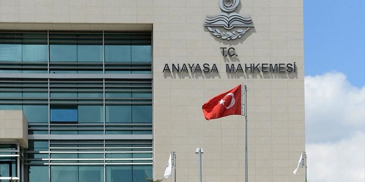 AYM'den Emsal Teşkil Edecek 'Nafaka' Kararı